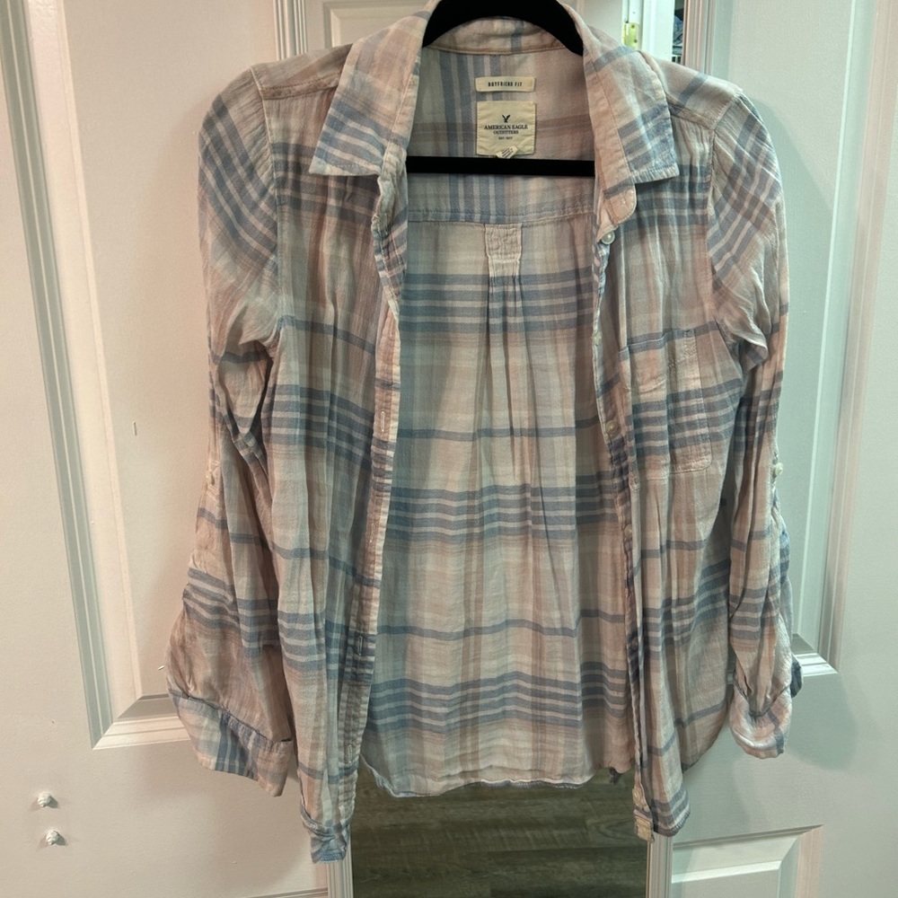 American Eagle Outfitters boyfriend fit flannel. Size S